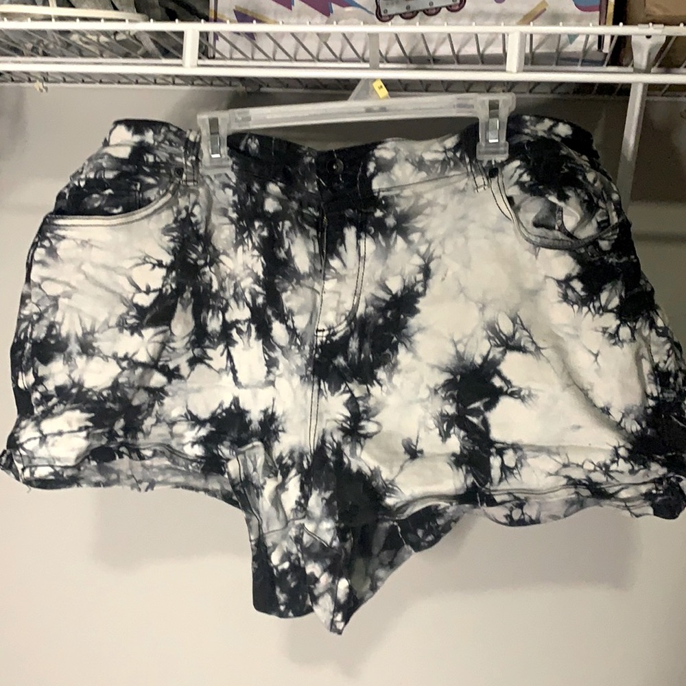 Hot topic Jean shorts Tye Dye